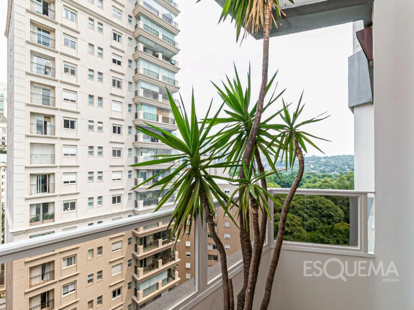 Cobertura reformada com piscina e vista para a cidade - Imagem 9