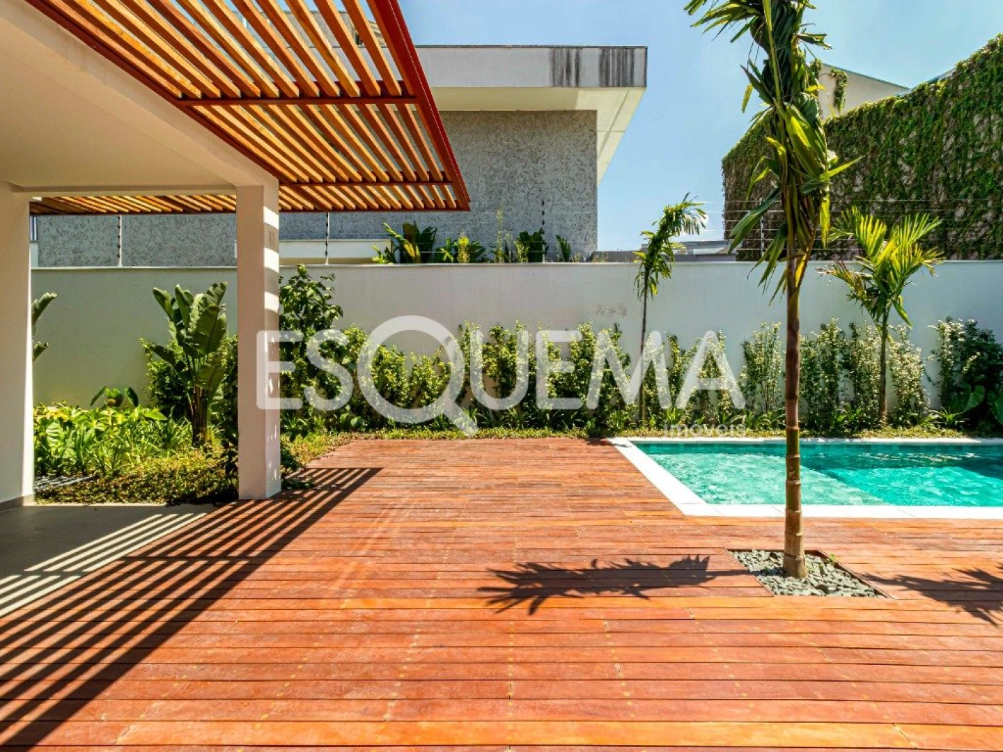 Casa reformada em rua arborizada - Imagem 15