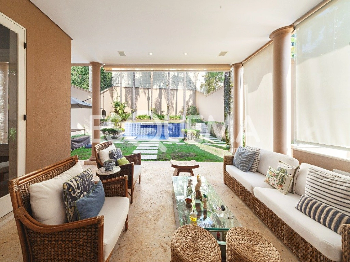 Casa com projeto assinado por Bi Crisóstomo - Imagem 2