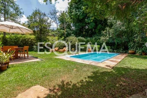 Casa em rua fechada no Jardim Guedala, com piscina e espaço gourmet