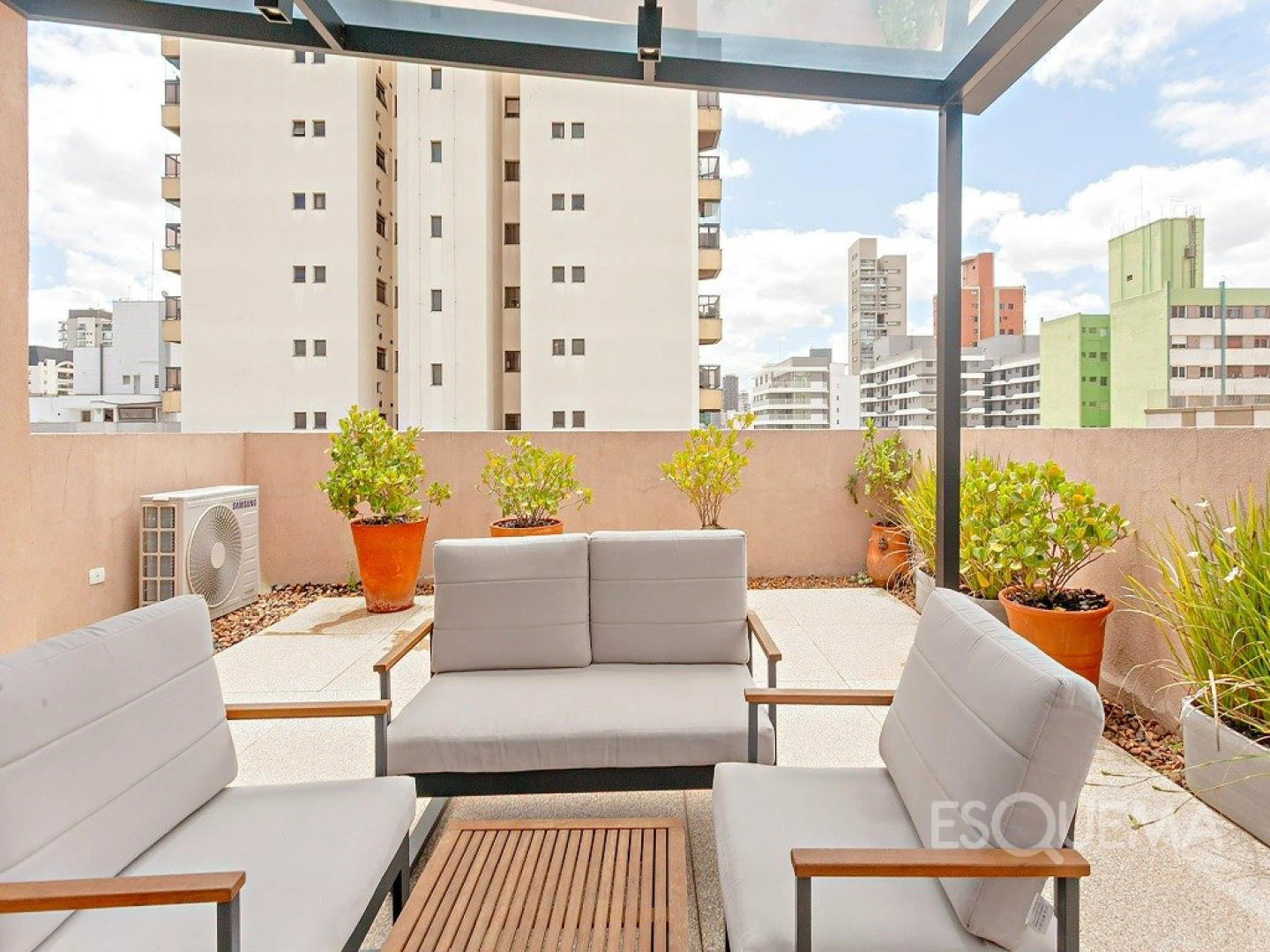 Cobertura reformada, com área externa - Imagem 3