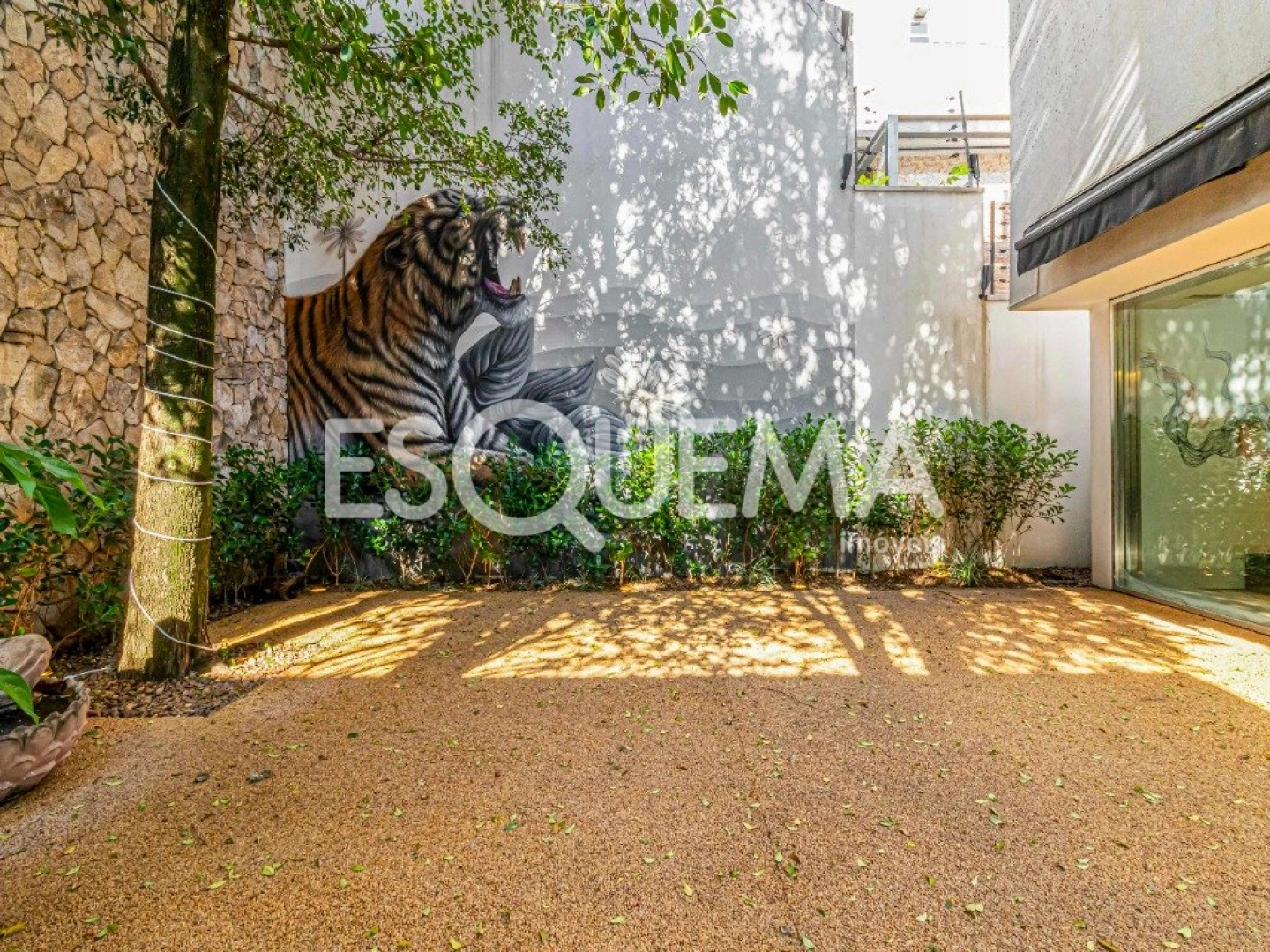 Casa com 3 suítes e rooftop com vista - Imagem 11