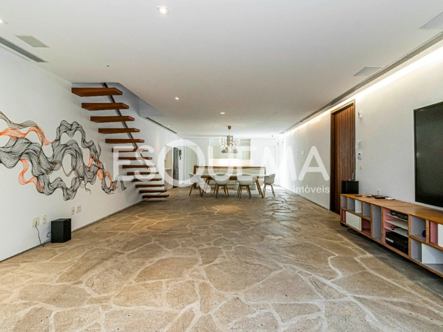 Casa com 3 suítes e rooftop com vista - Imagem 13