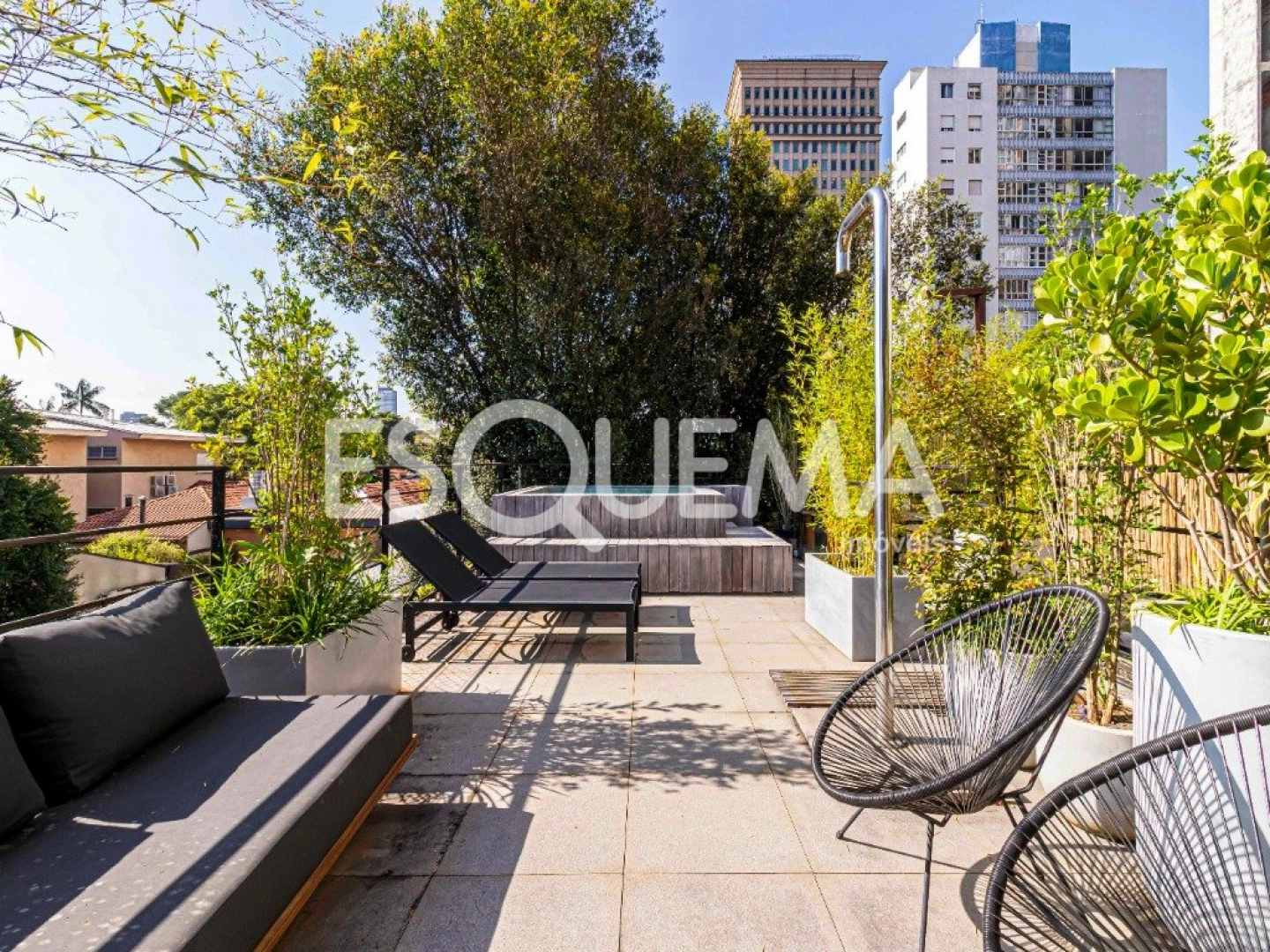Casa com 3 suítes e rooftop com vista - Imagem 4