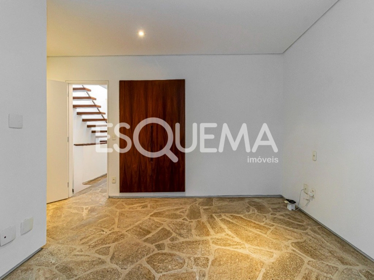 Casa com 3 suítes e rooftop com vista - Imagem 9