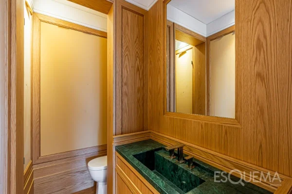 Apartamento duplex recém-reformado no melhor do Jardins