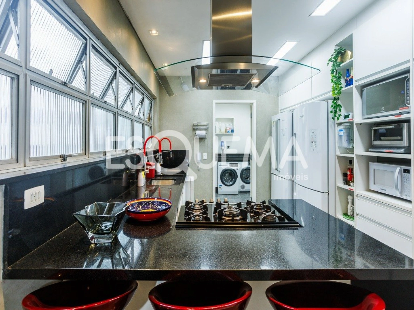 Apartamento reformado em excelente localização - Imagem 13