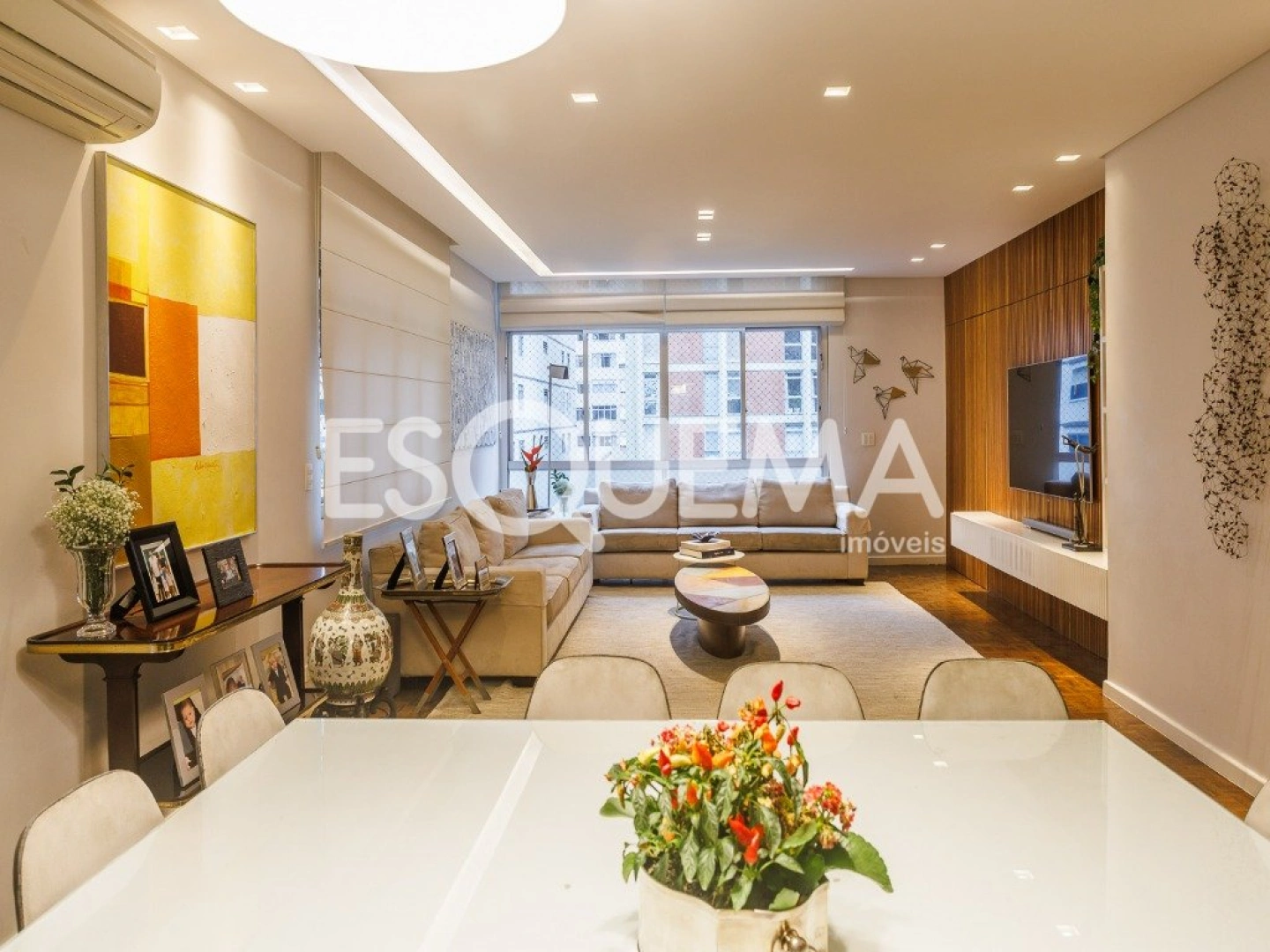 Apartamento reformado em excelente localização - Imagem 1
