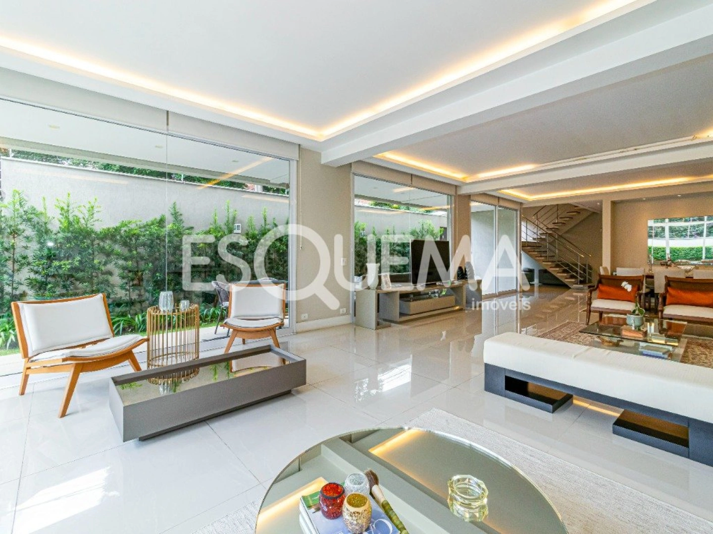 Casa com 4 suítes em região privilegiada - Imagem 1