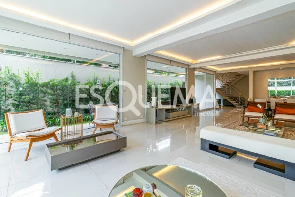 Casa com 4 suítes em região privilegiada