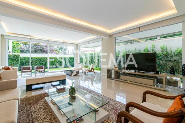 Casa com 4 suítes em região privilegiada