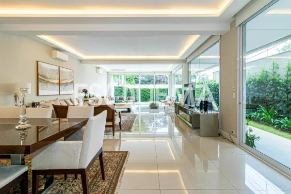 Casa com 4 suítes em região privilegiada