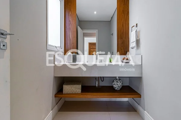 Casa com 4 suítes em região privilegiada