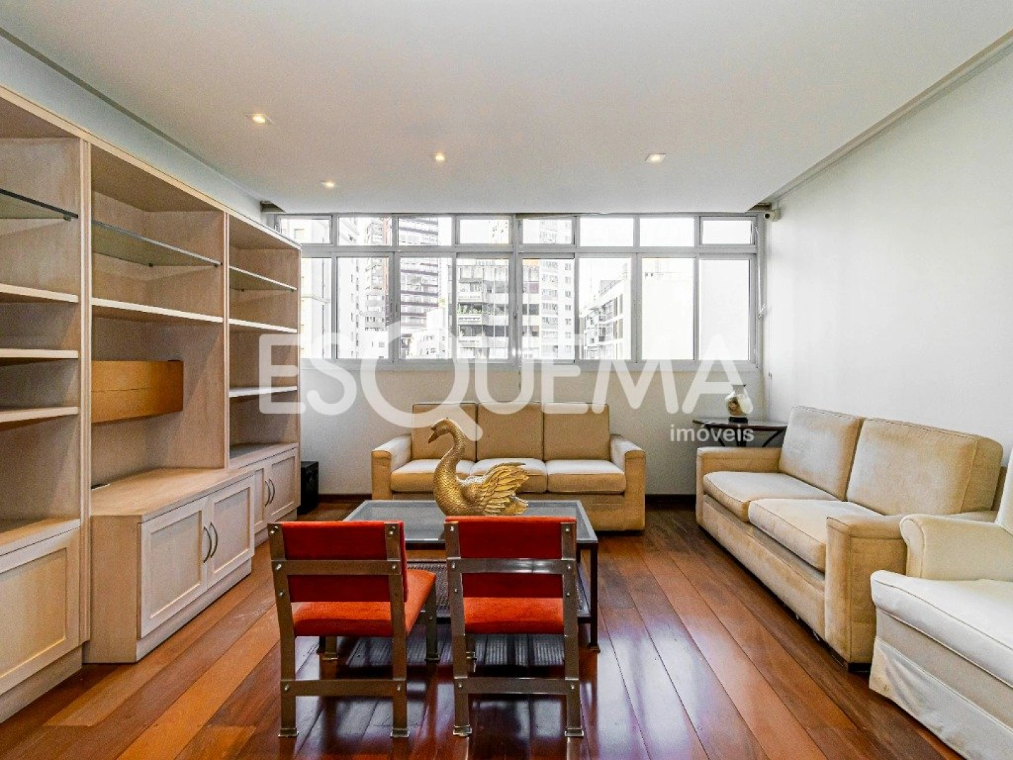 Apartamento com vista aberta em excelente localização - Imagem 1