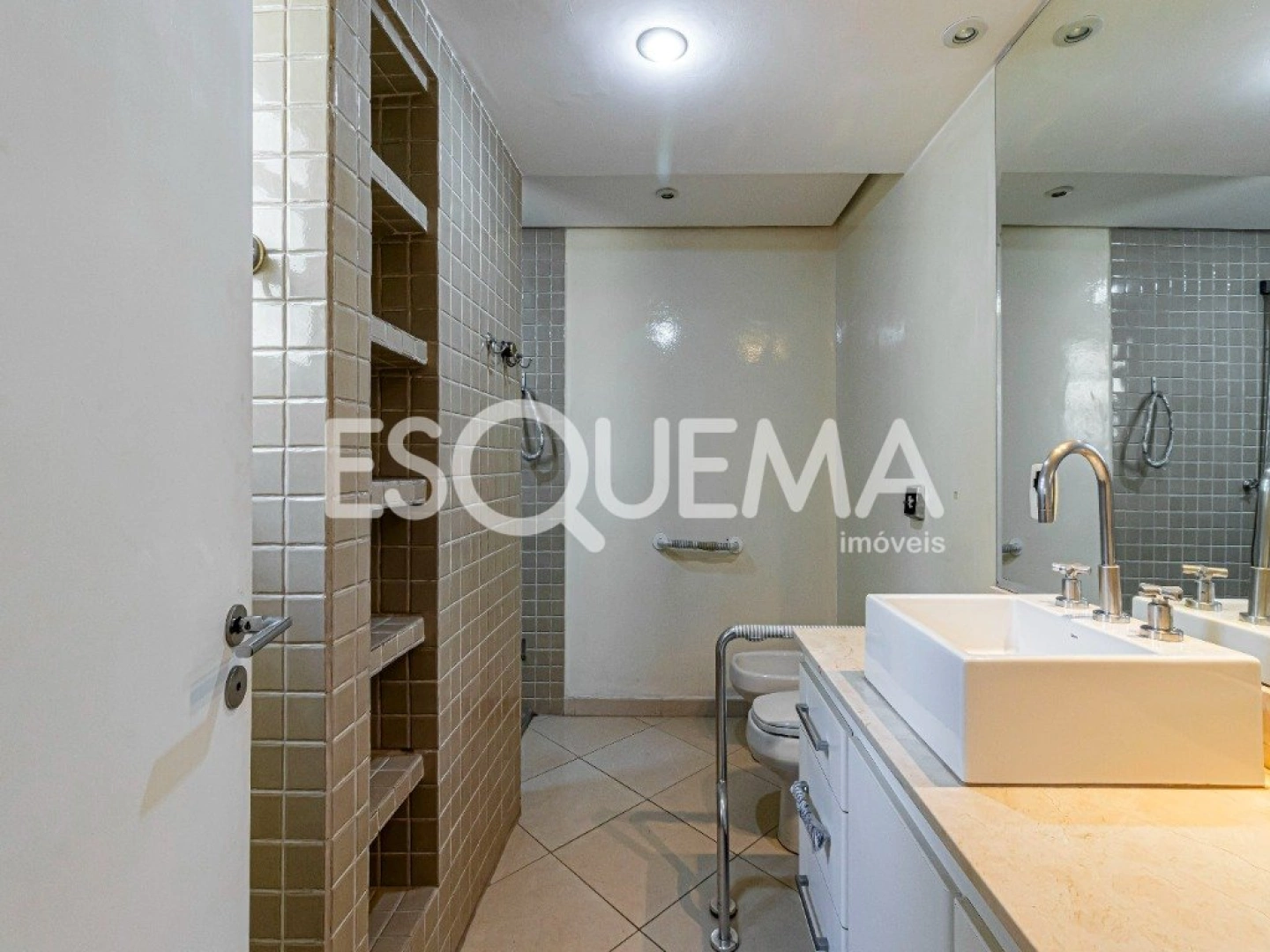 Apartamento com vista aberta em excelente localização - Imagem 9