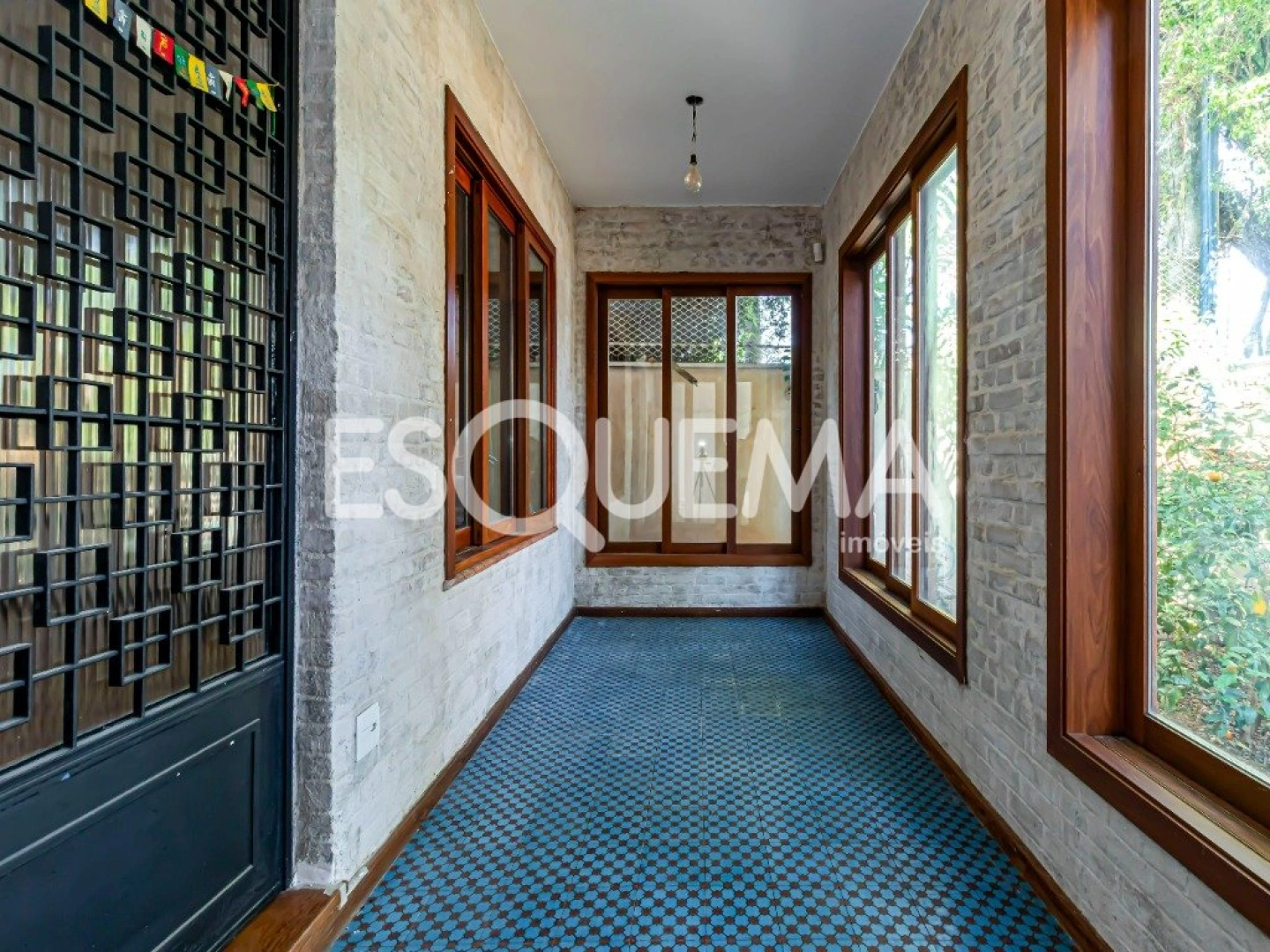 Casa recém-reformada em uma das melhores ruas do bairro - Imagem 10