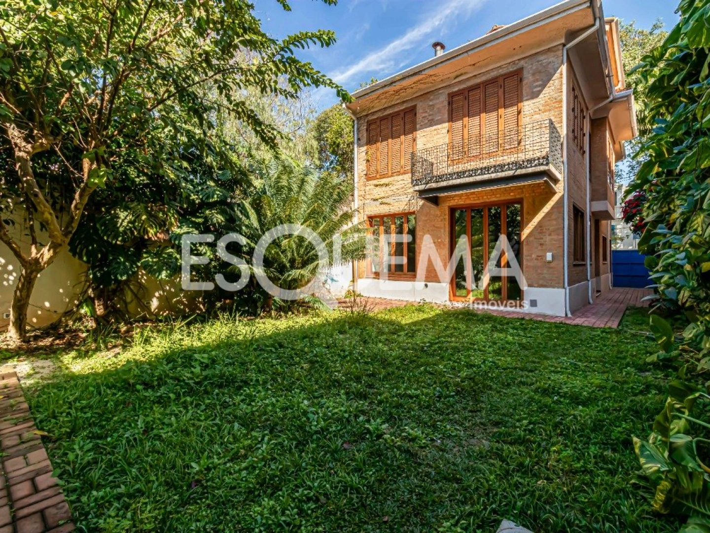 Casa recém-reformada em uma das melhores ruas do bairro - Imagem 2