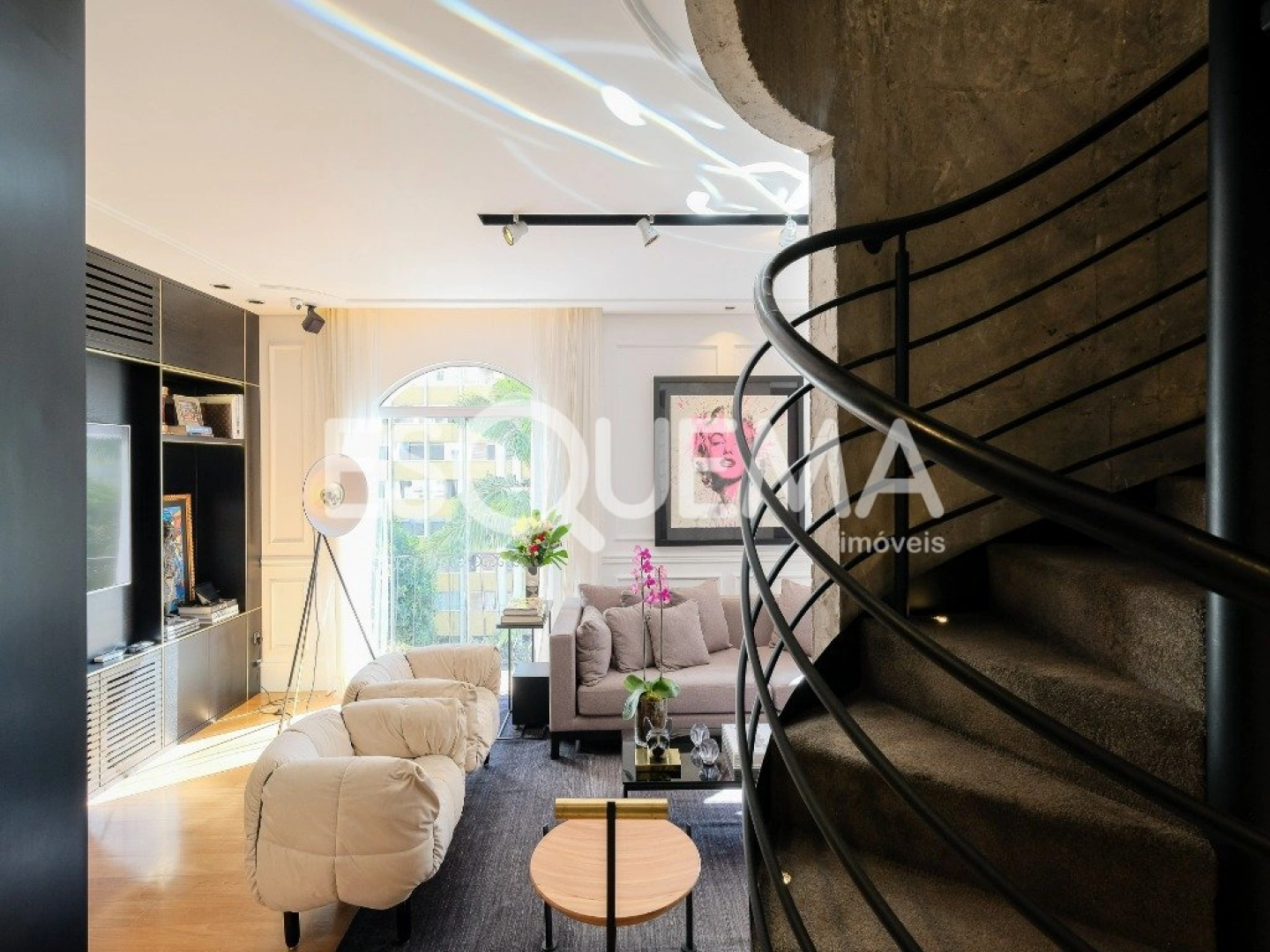 Duplex reformado na parte plana do Jardins - Imagem 4