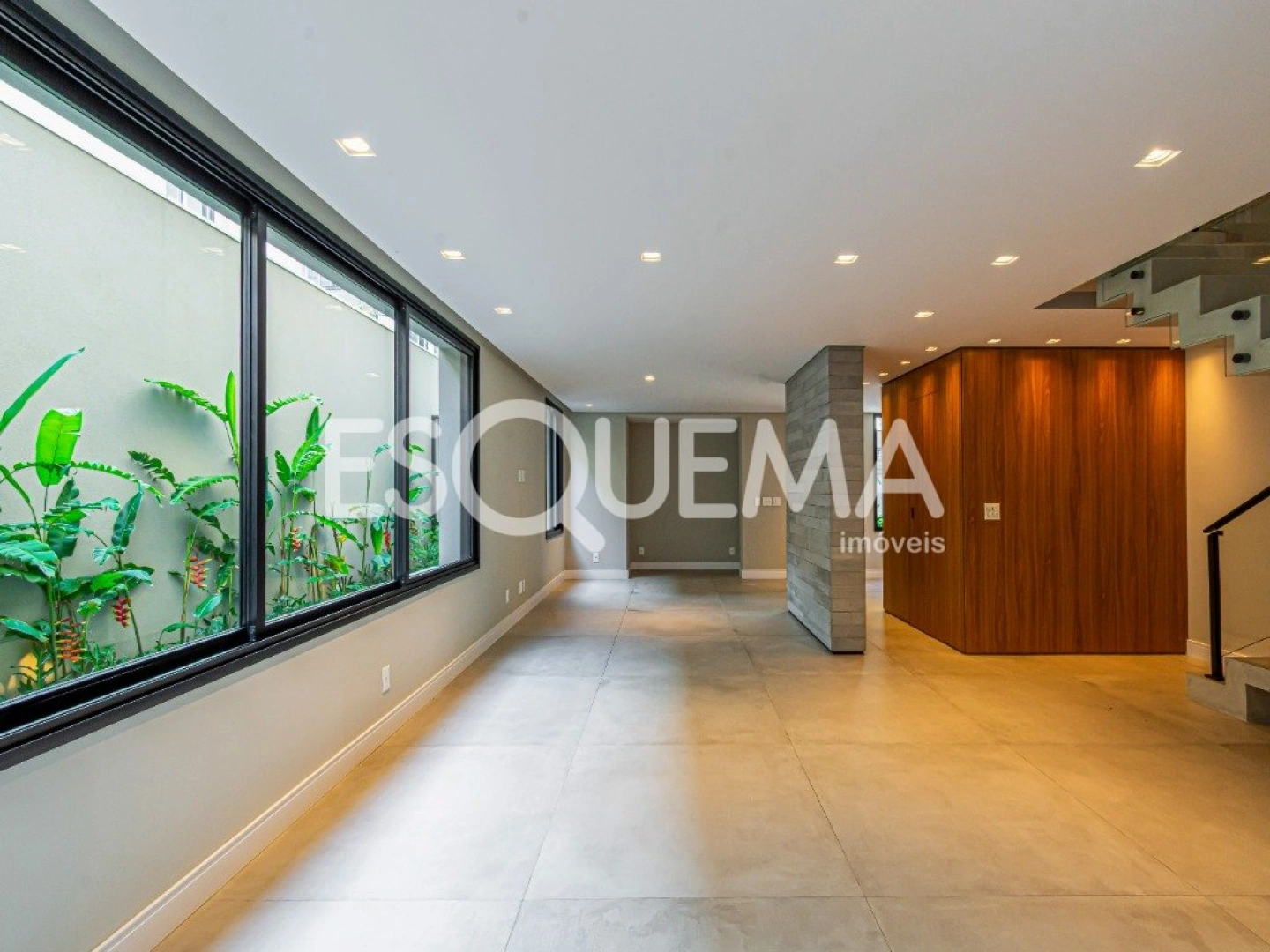 Casa totalmente reformada em localização privilegiada - Imagem 5