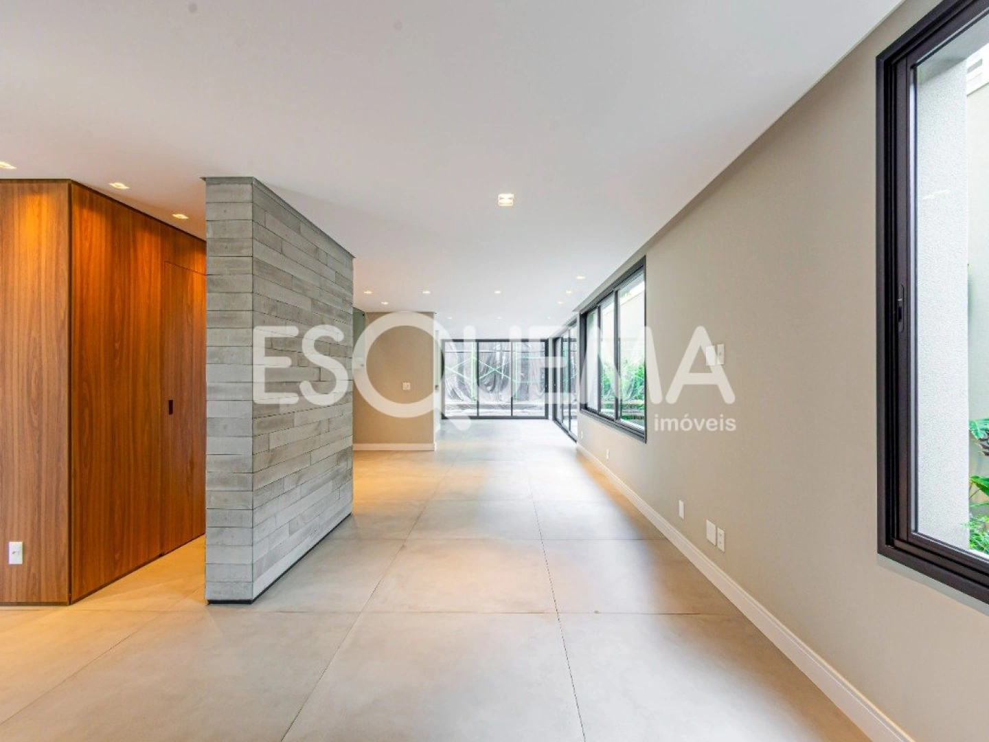 Casa totalmente reformada em localização privilegiada - Imagem 6