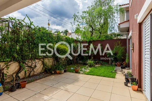Casa em condomínio fechado próximo ao Clube Paineiras