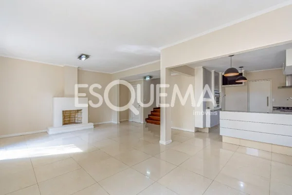 Casa em condomínio fechado próximo ao Clube Paineiras