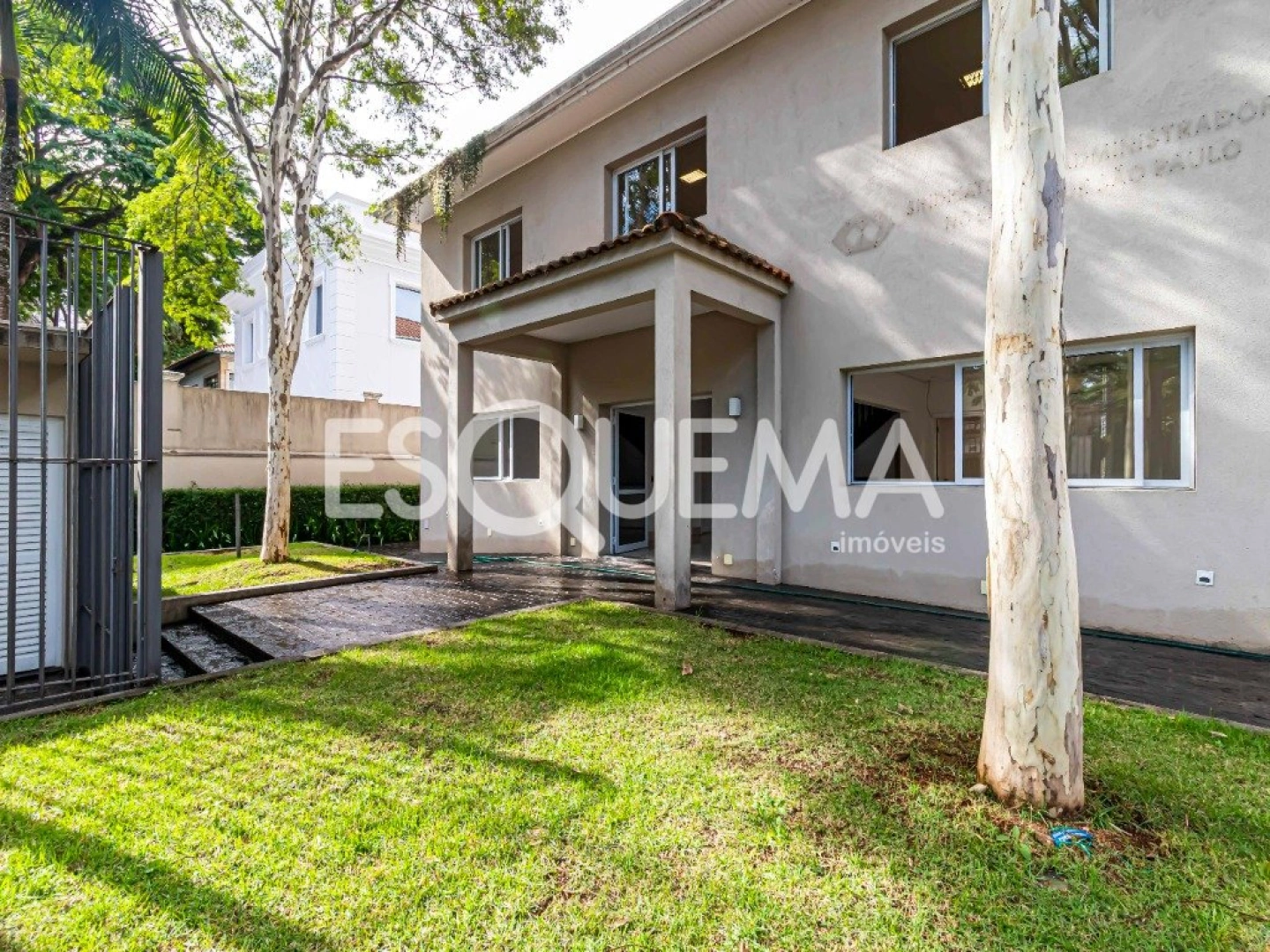 Casa comercial no Jardim América - Imagem 1