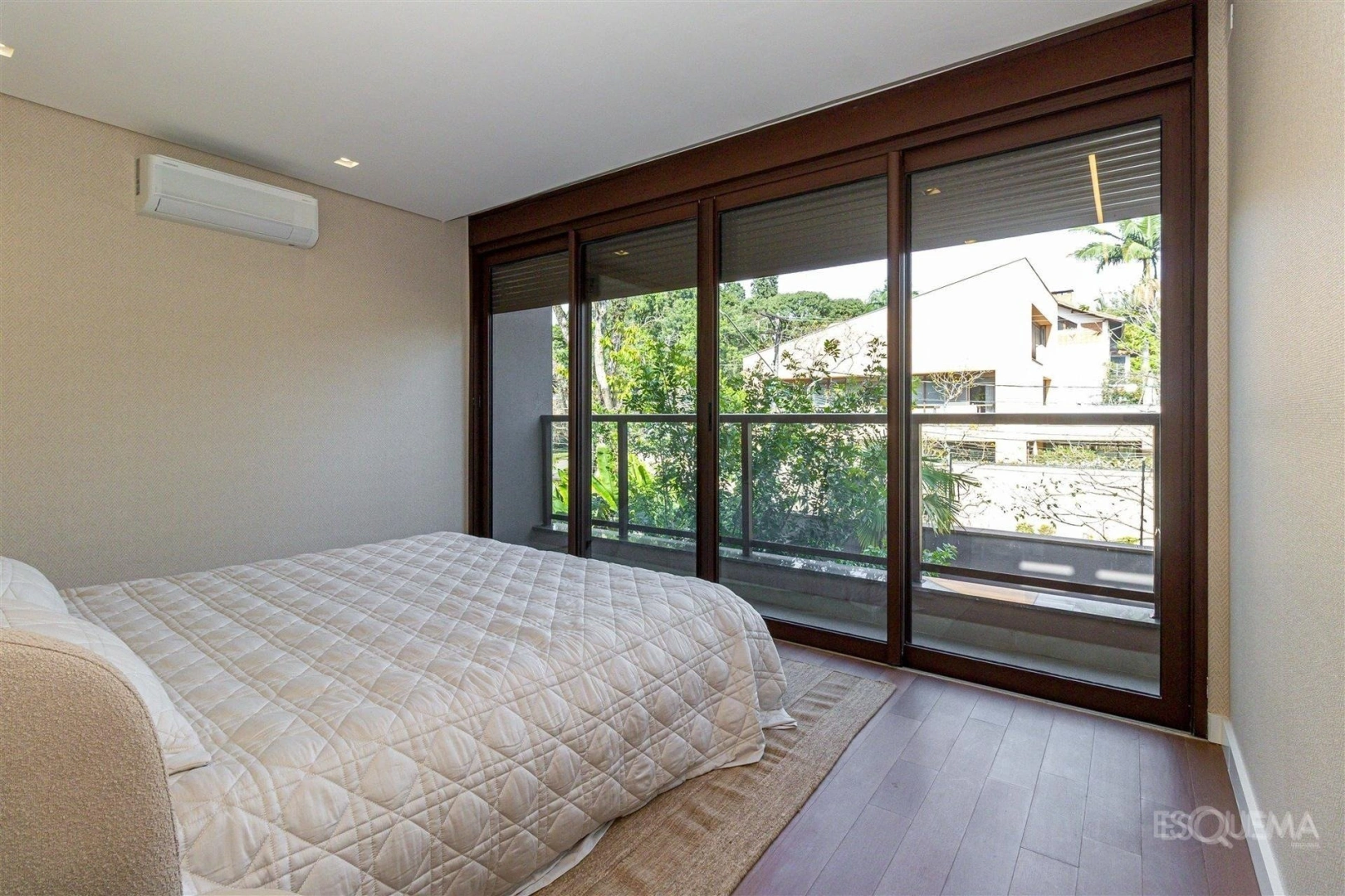Casa em condomínio, com 4 suítes e terraço - Imagem 11