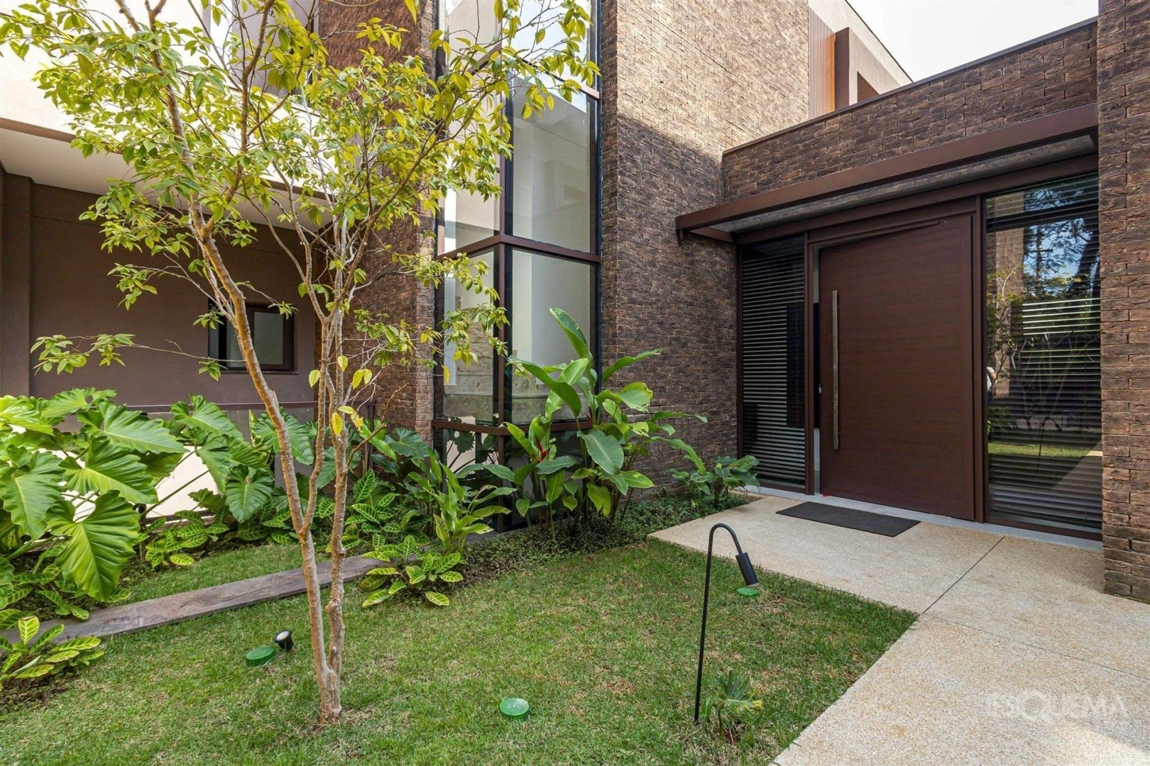 Casa em condomínio, com 4 suítes e terraço - Imagem 15
