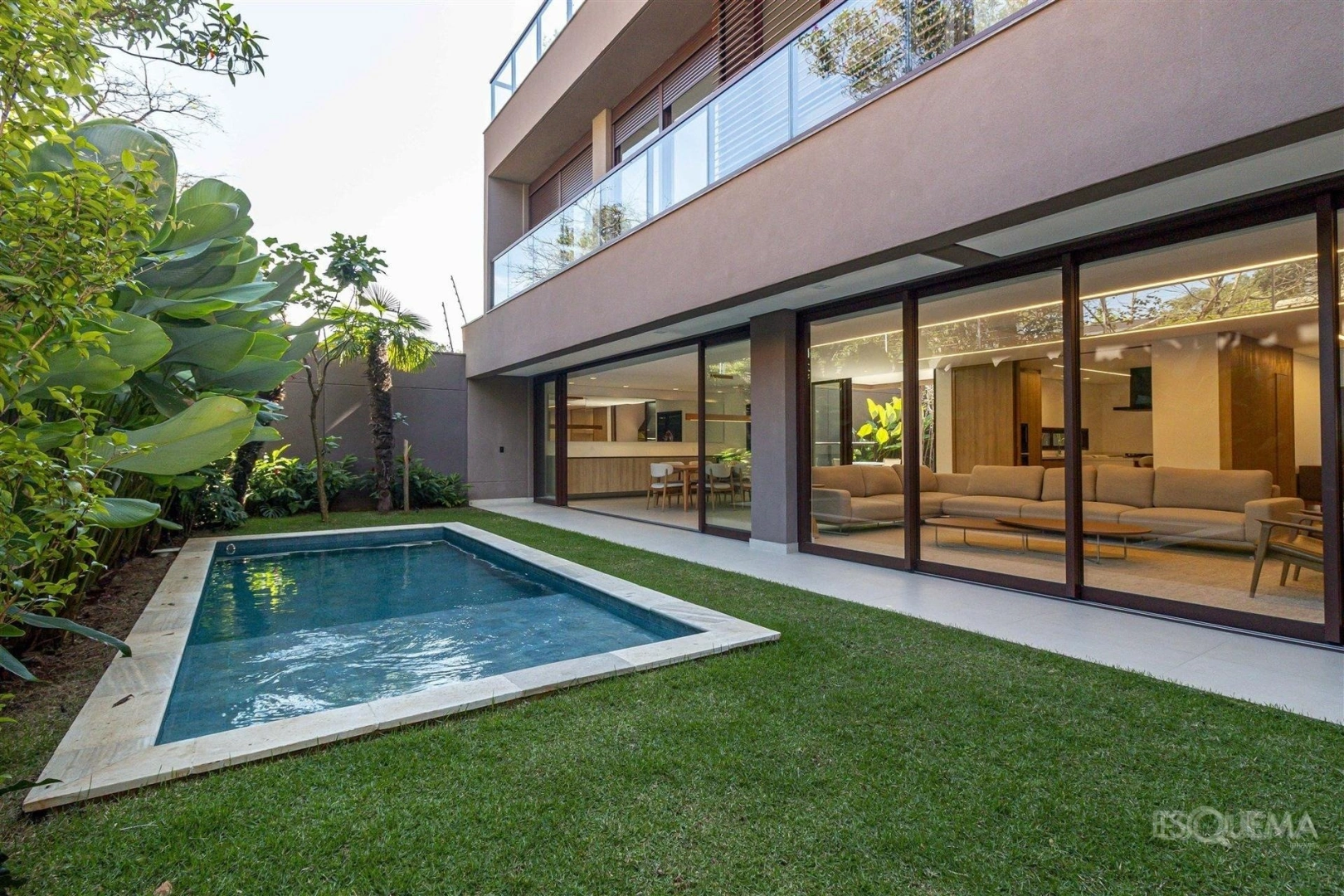 Casa em condomínio, com 4 suítes e terraço - Imagem 2