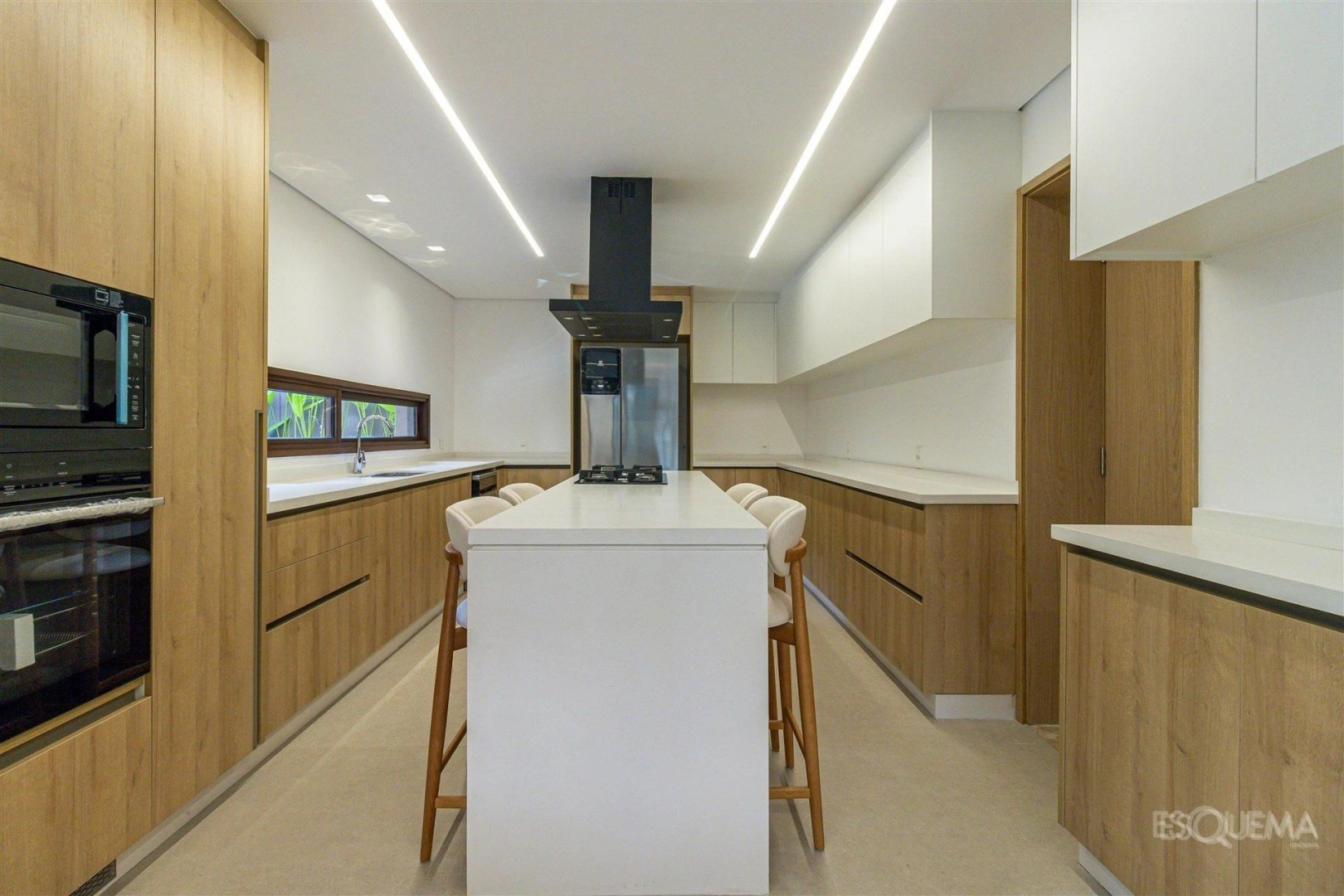 Casa em condomínio, com 4 suítes e terraço - Imagem 8