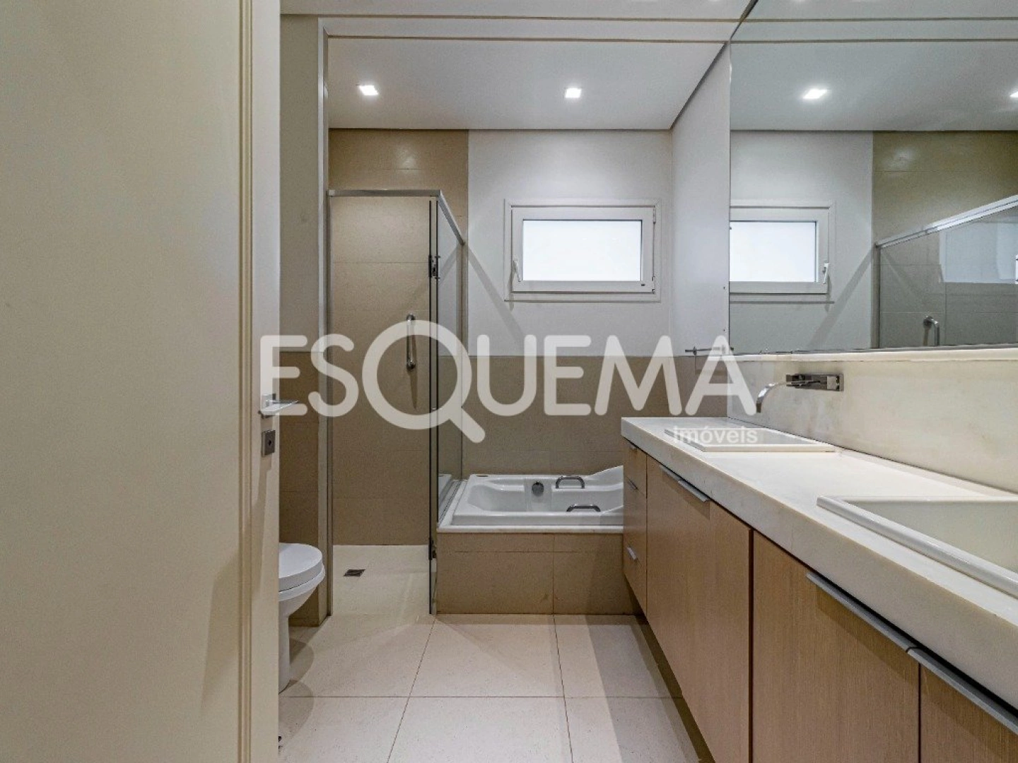 Casa térrea com amplo jardim - Imagem 13