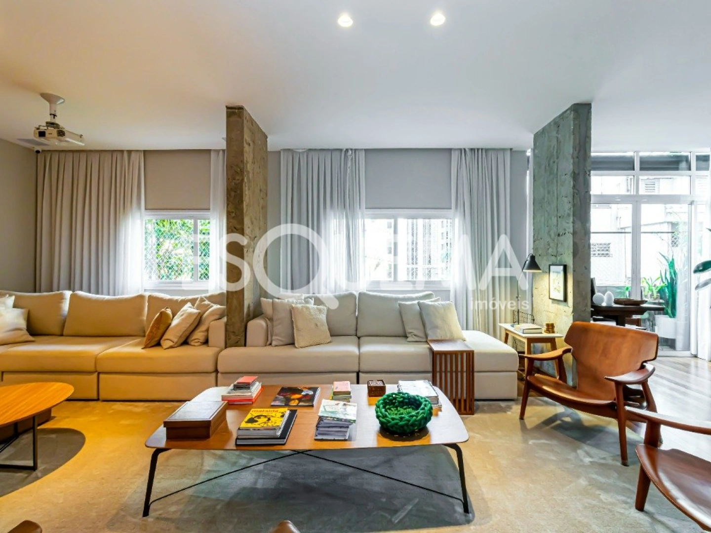 Apartamento em rua arborizada com vista para as copas das árvores - Imagem 11