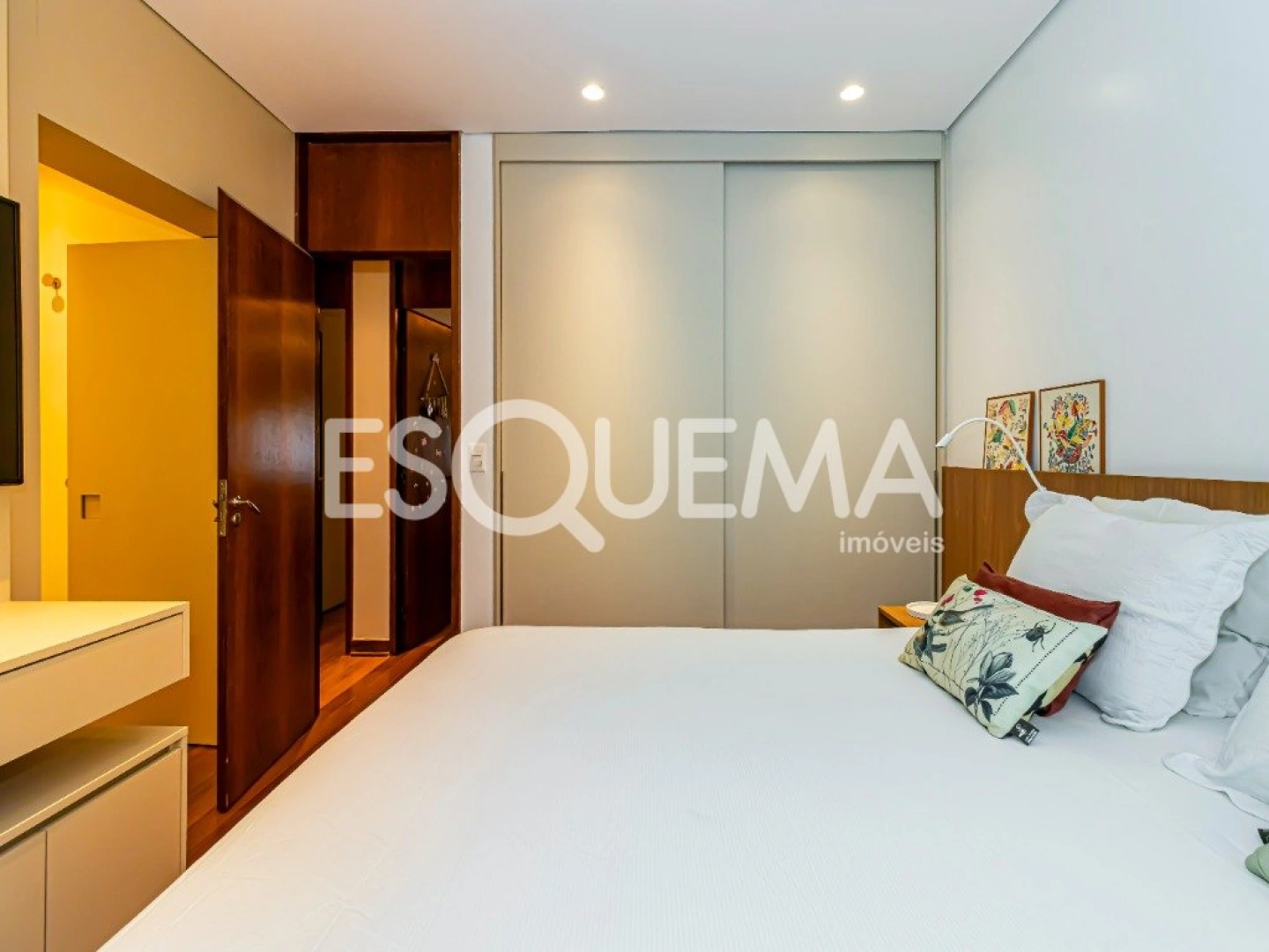 Apartamento em rua arborizada com vista para as copas das árvores - Imagem 15