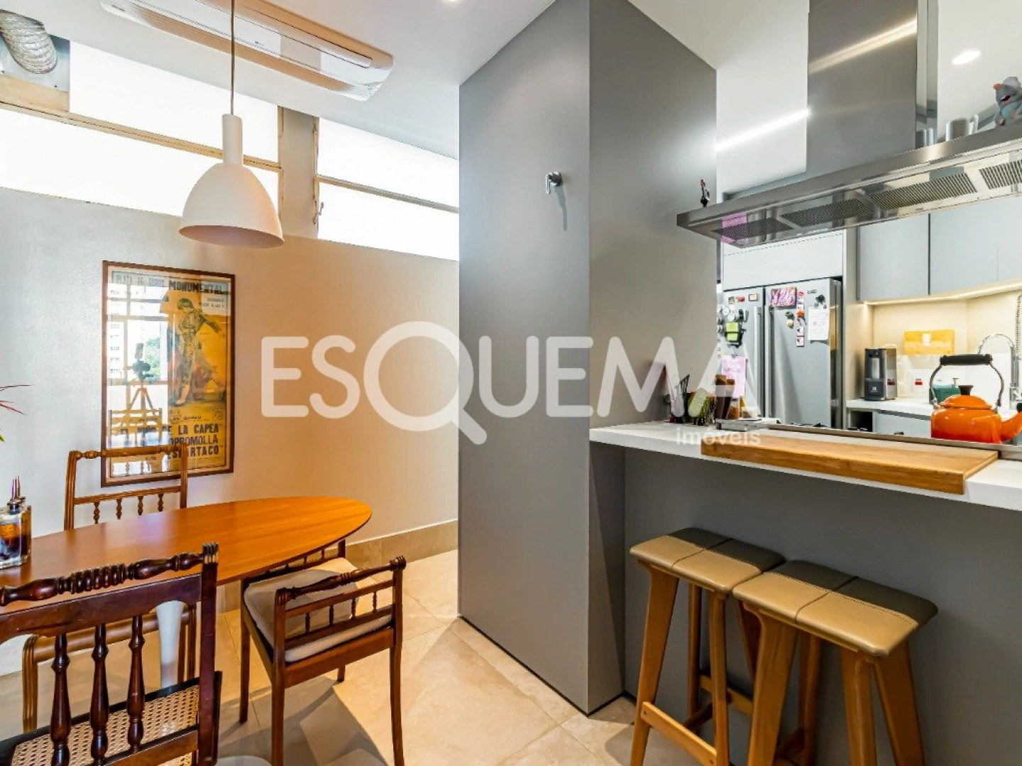 Apartamento em rua arborizada com vista para as copas das árvores - Imagem 7