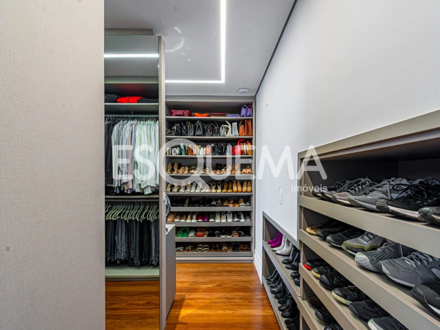 Cobertura com design, conforto e integração em três pavimentos - Imagem 13