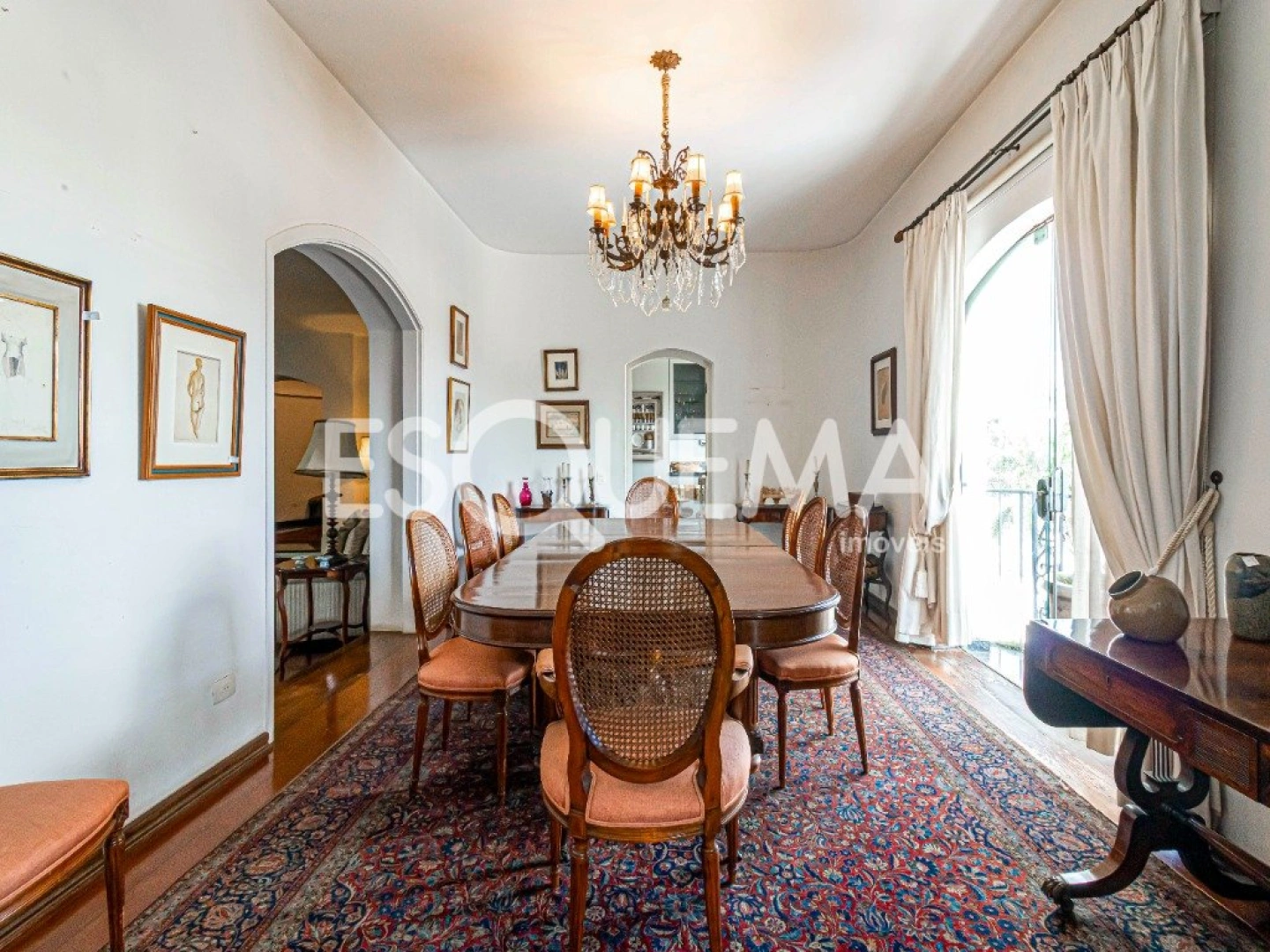 Apartamento amplo em rua tranquila - Imagem 13