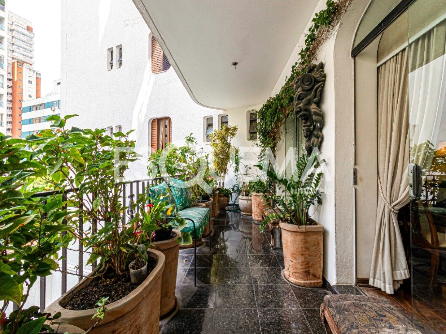 Apartamento amplo em rua tranquila - Imagem 15