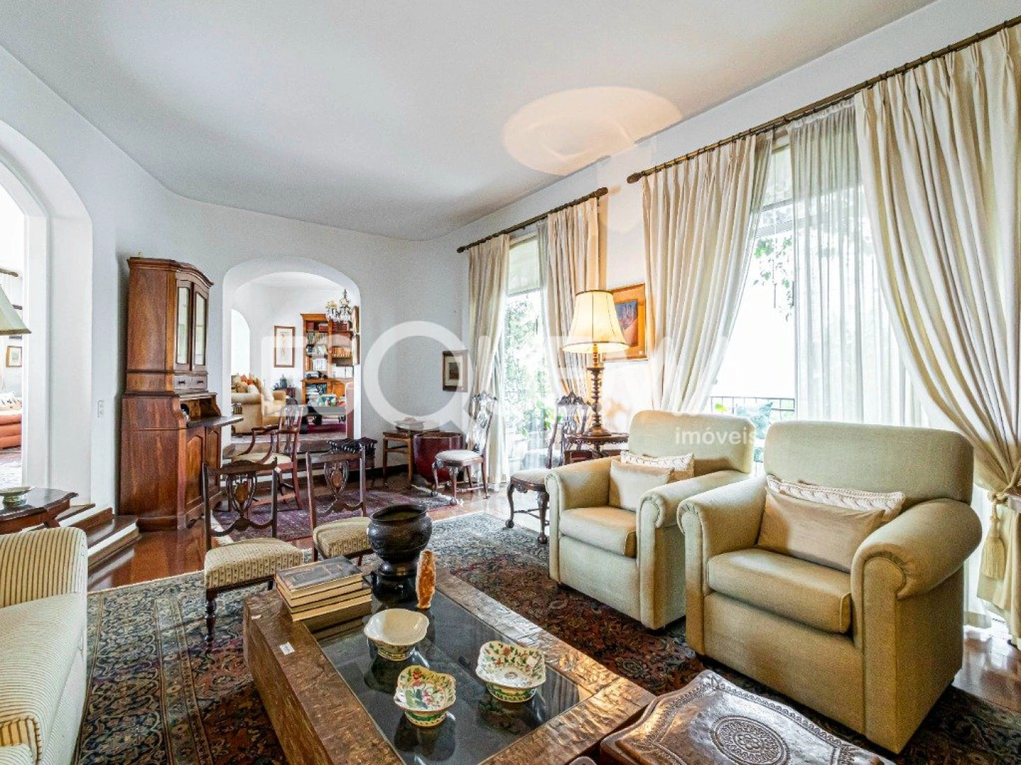Apartamento amplo em rua tranquila - Imagem 1