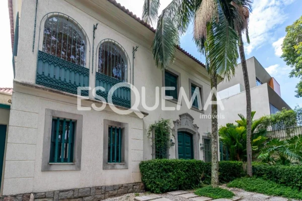 Casa em estilo colonial a poucos passos do Clube Harmonia