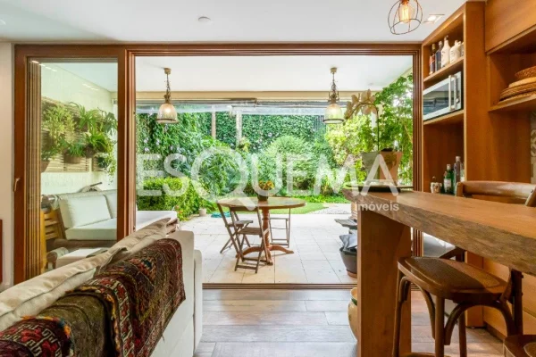 Casa em estilo colonial a poucos passos do Clube Harmonia