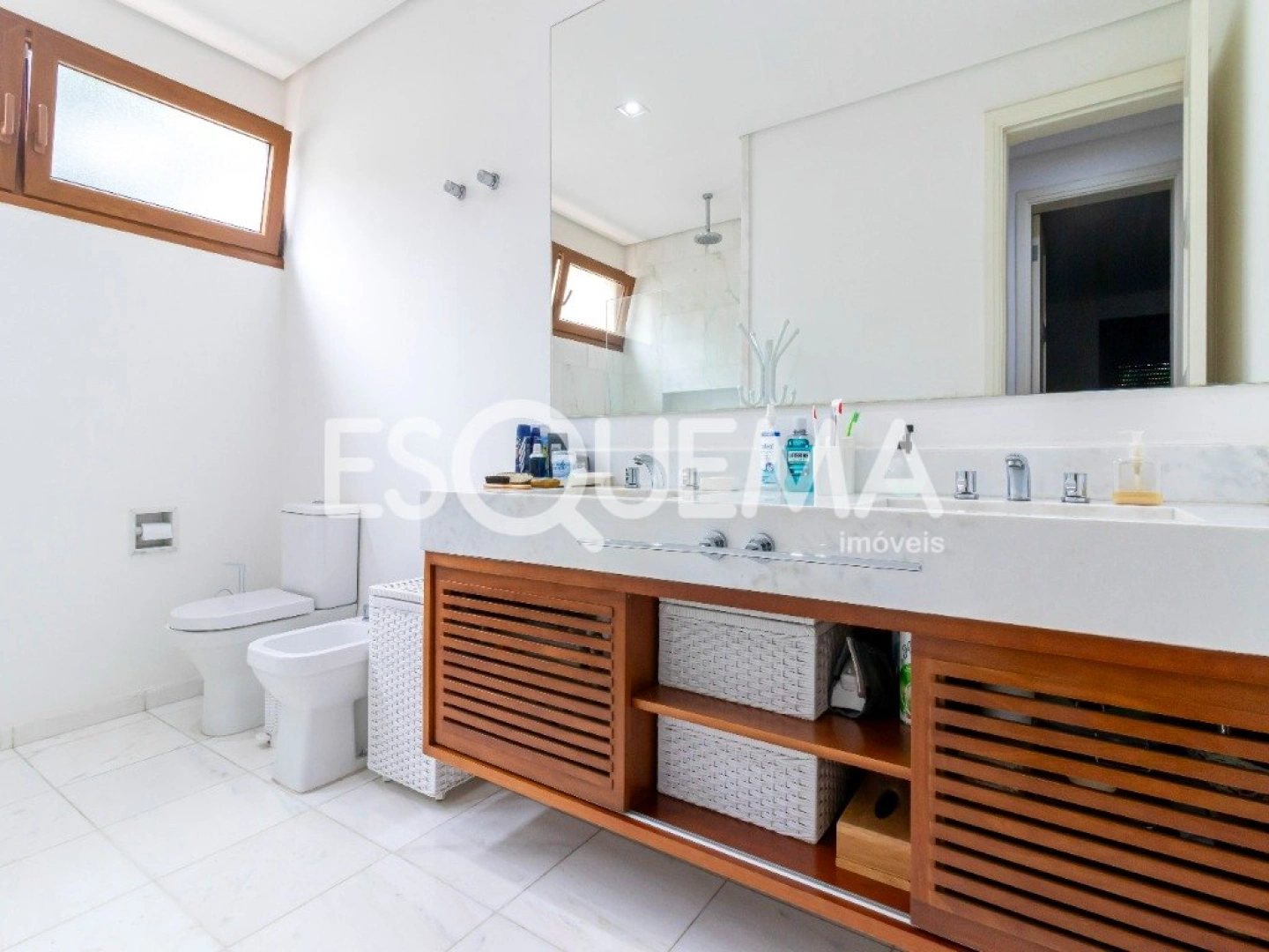 Casa em estilo colonial a poucos passos do Clube Harmonia - Imagem 8