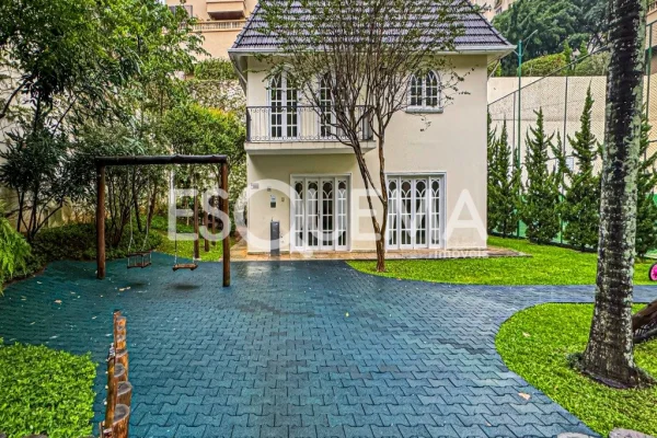 Casa em condomínio fechado e com lazer