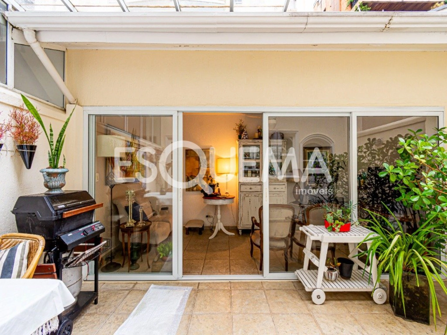 Casa em condomínio fechado e com lazer - Imagem 4
