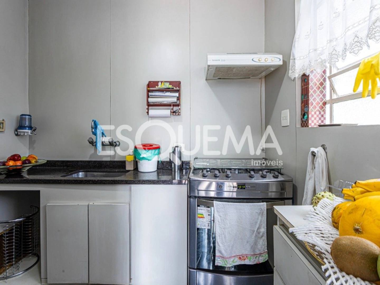 Casa espaçosa e bem localizada - Imagem 12