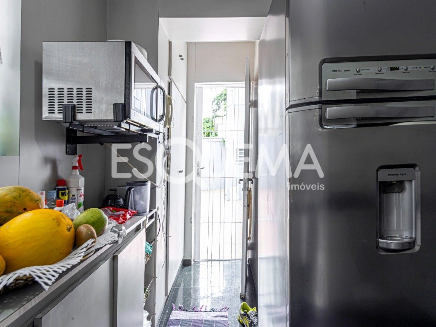 Casa espaçosa e bem localizada - Imagem 13