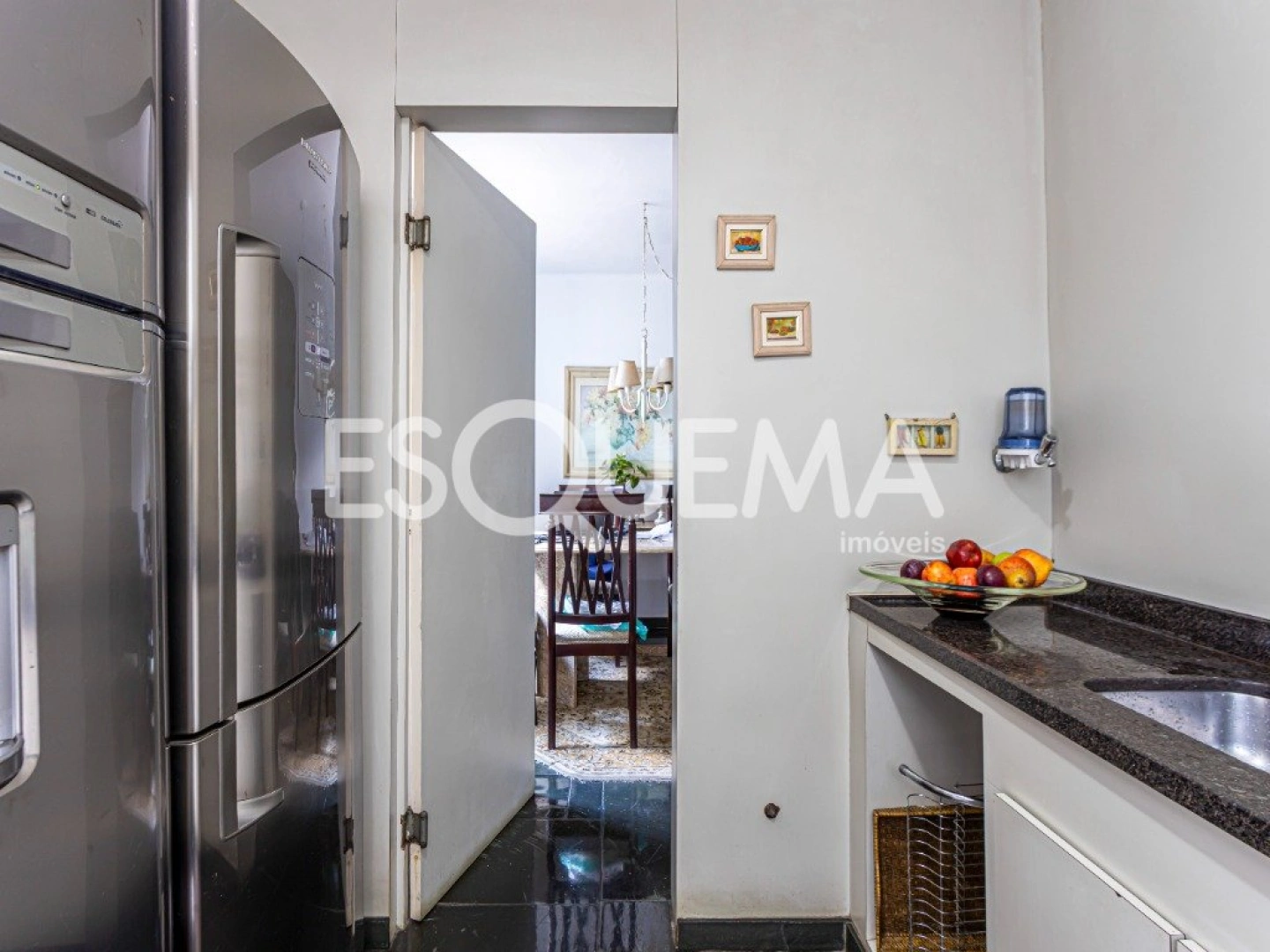 Casa espaçosa e bem localizada - Imagem 14