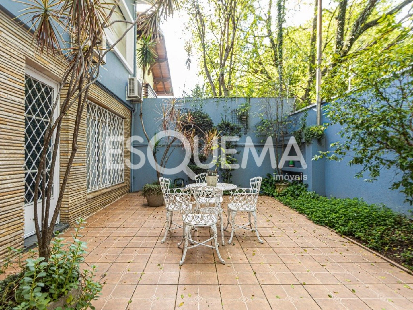 Casa espaçosa e bem localizada - Imagem 3