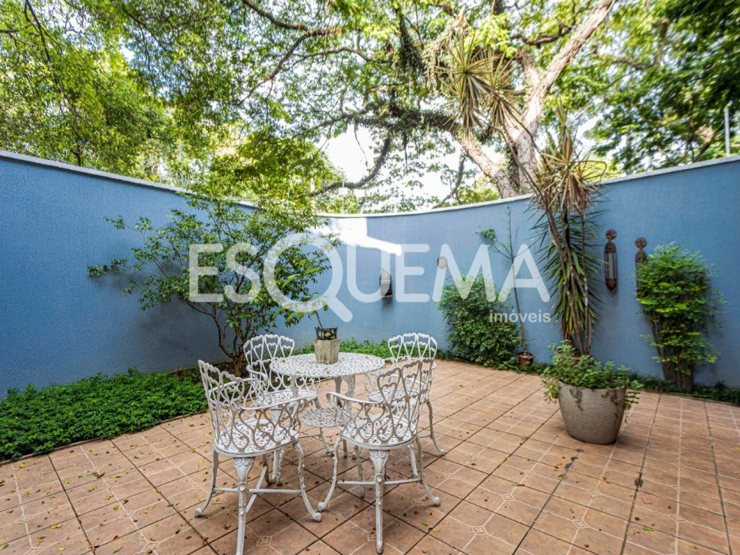 Casa espaçosa e bem localizada - Imagem 4