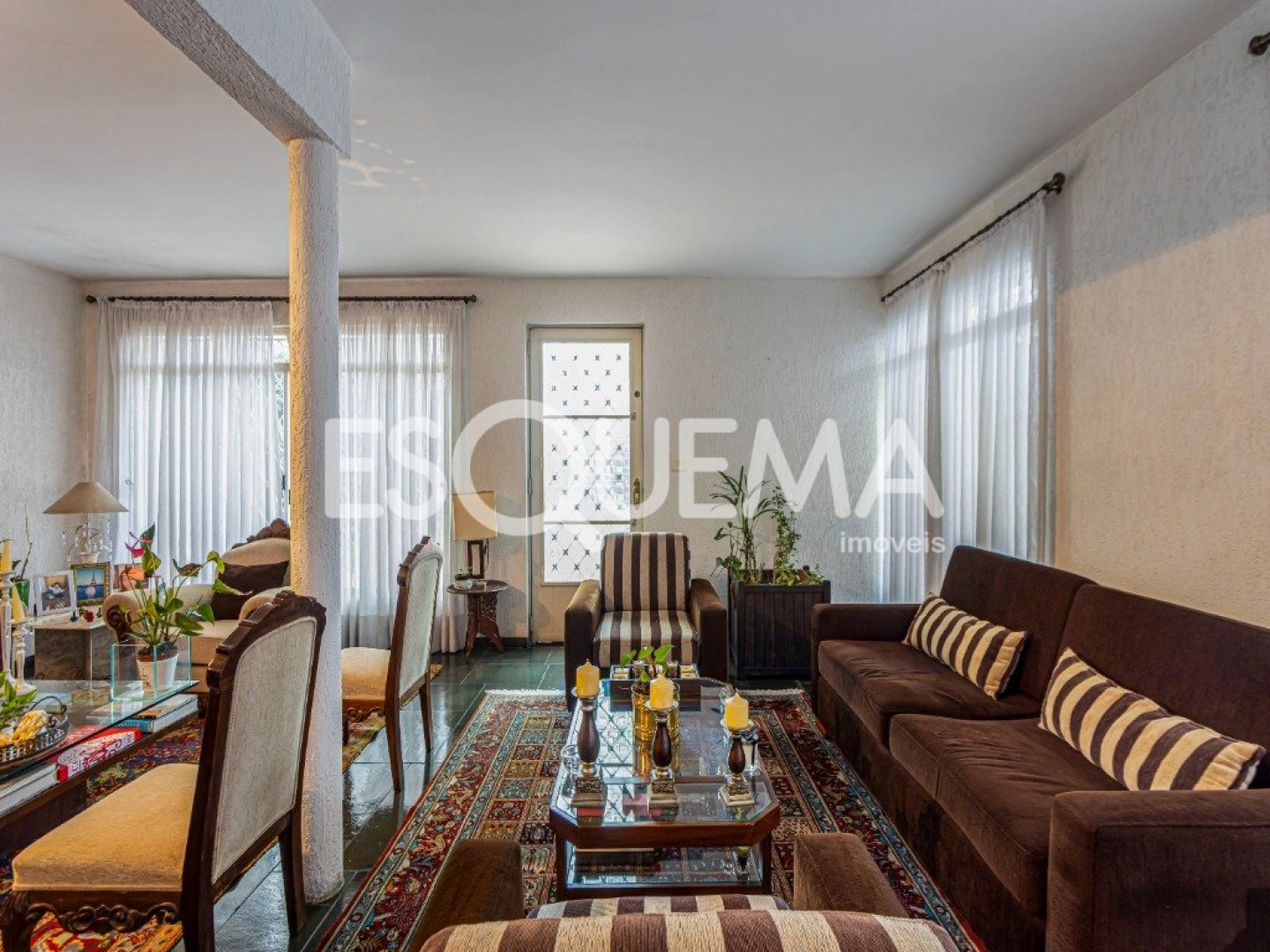 Casa espaçosa e bem localizada - Imagem 8